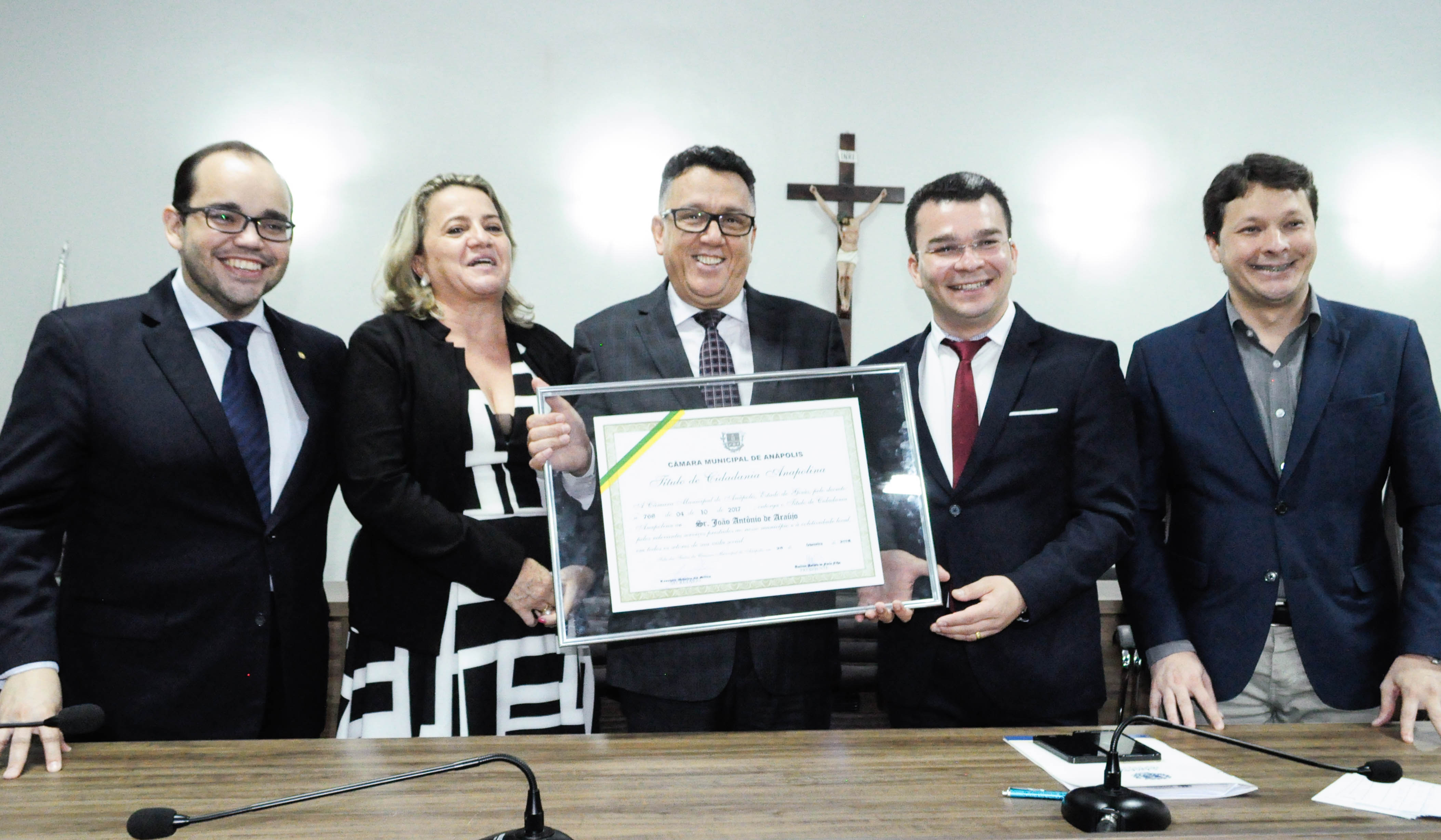 Câmara outorga título de cidadania anapolina ao Reverendo João Antônio de Araújo