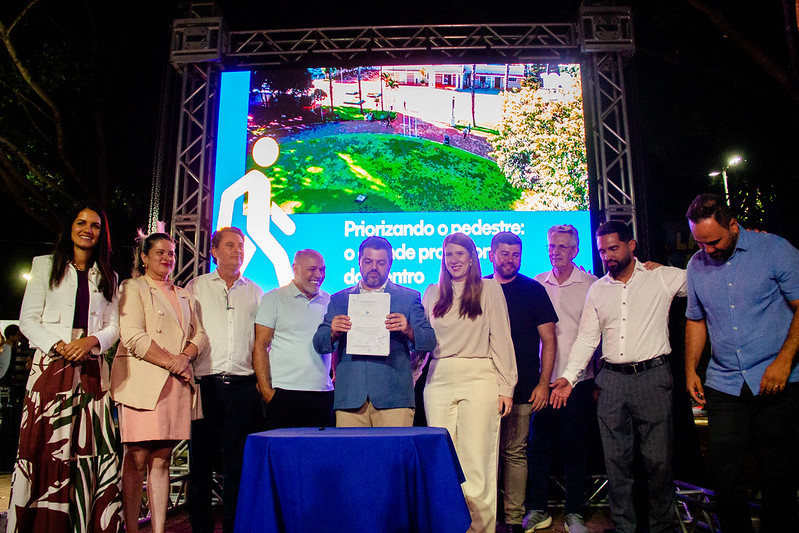 Câmara participa da assinatura do edital do concurso destinado à revitalização do centro da cidade 