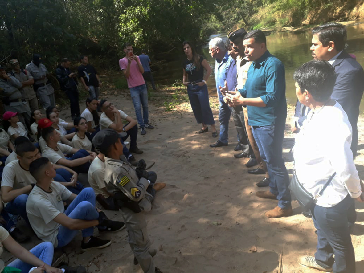 Câmara participa de ação ambiental para limpeza de trecho do Ribeirão das Antas