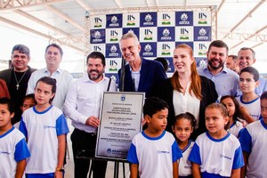 Câmara participa de entrega de nova escola para comunidade da Vila Esperança