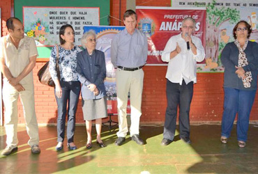 Câmara participa de entrega de obras em escola no Jardim das Américas