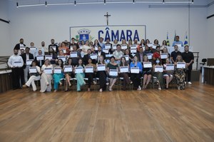 Câmara presta homenagem para empresas amigas dos animais