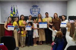 Câmara reconhece Grupo Mame Mais, de incentivo ao aleitamento materno, com Moção de Aplauso
