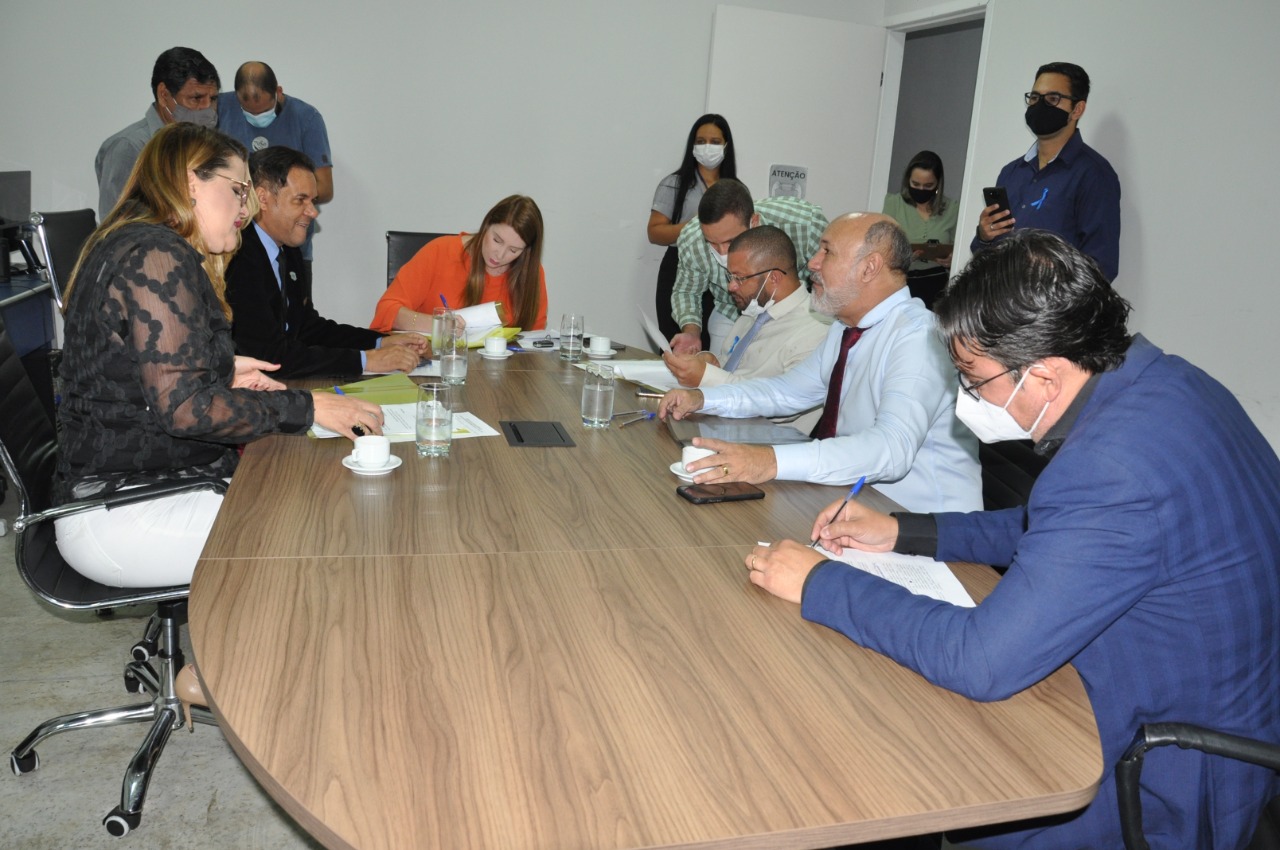 CCJR aprova cinco projetos e encaminha para a Comissão de Educação