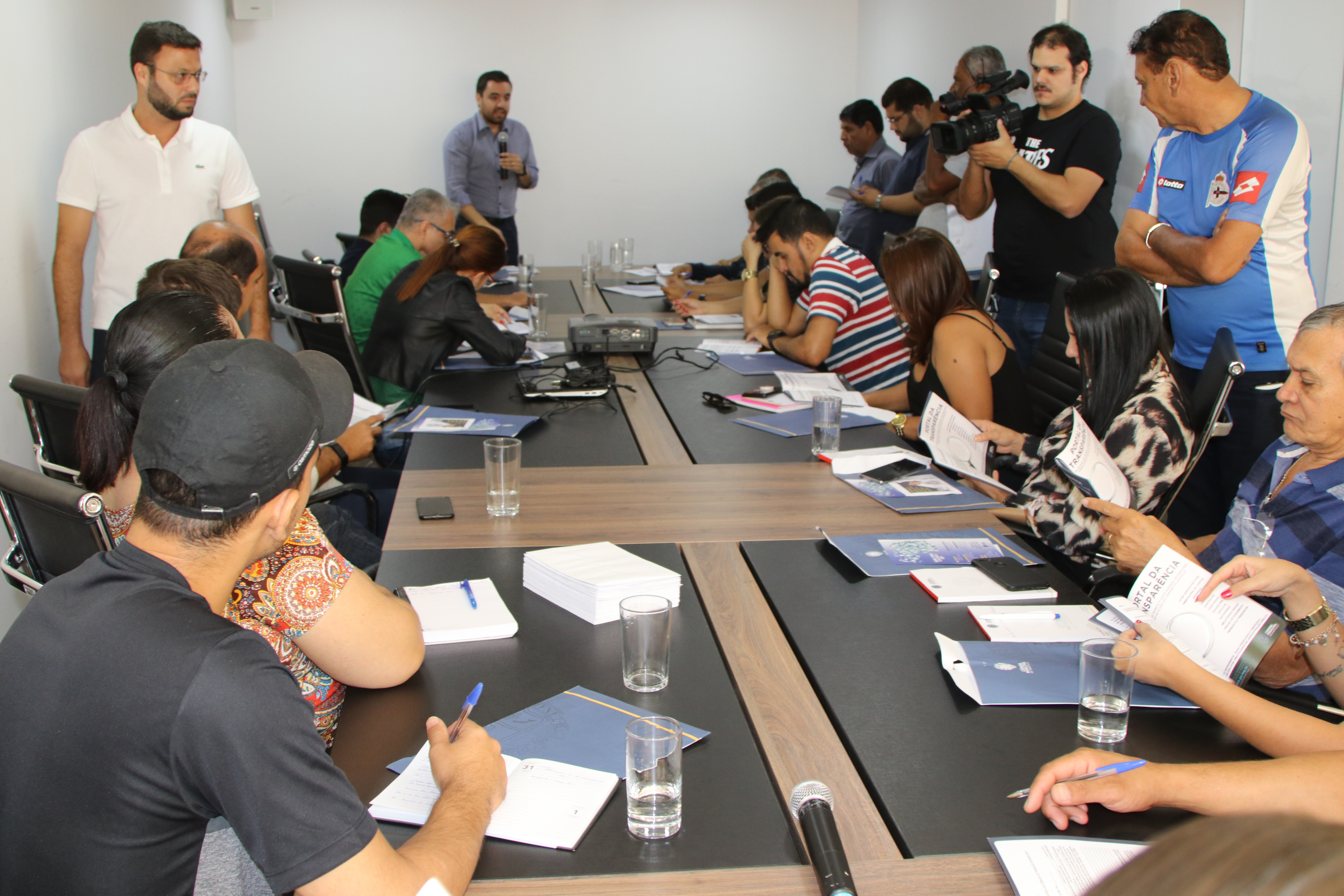 Chefes de departamentos e de gabinetes recebem instruções sobre o Sistema de Gestão de Pessoas