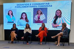  Cleide Hilário fala sobre a importância da mulher na politica em evento nacional 