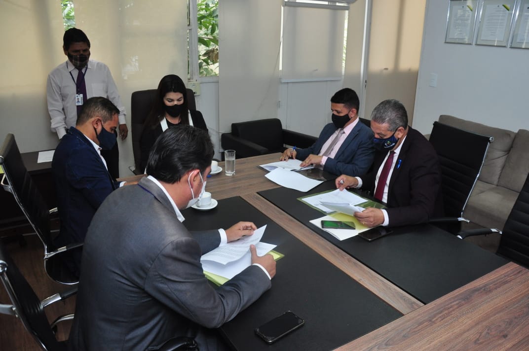 Comissão de Constituição e Justiça aprova projetos e encaminha para comissões de mérito 