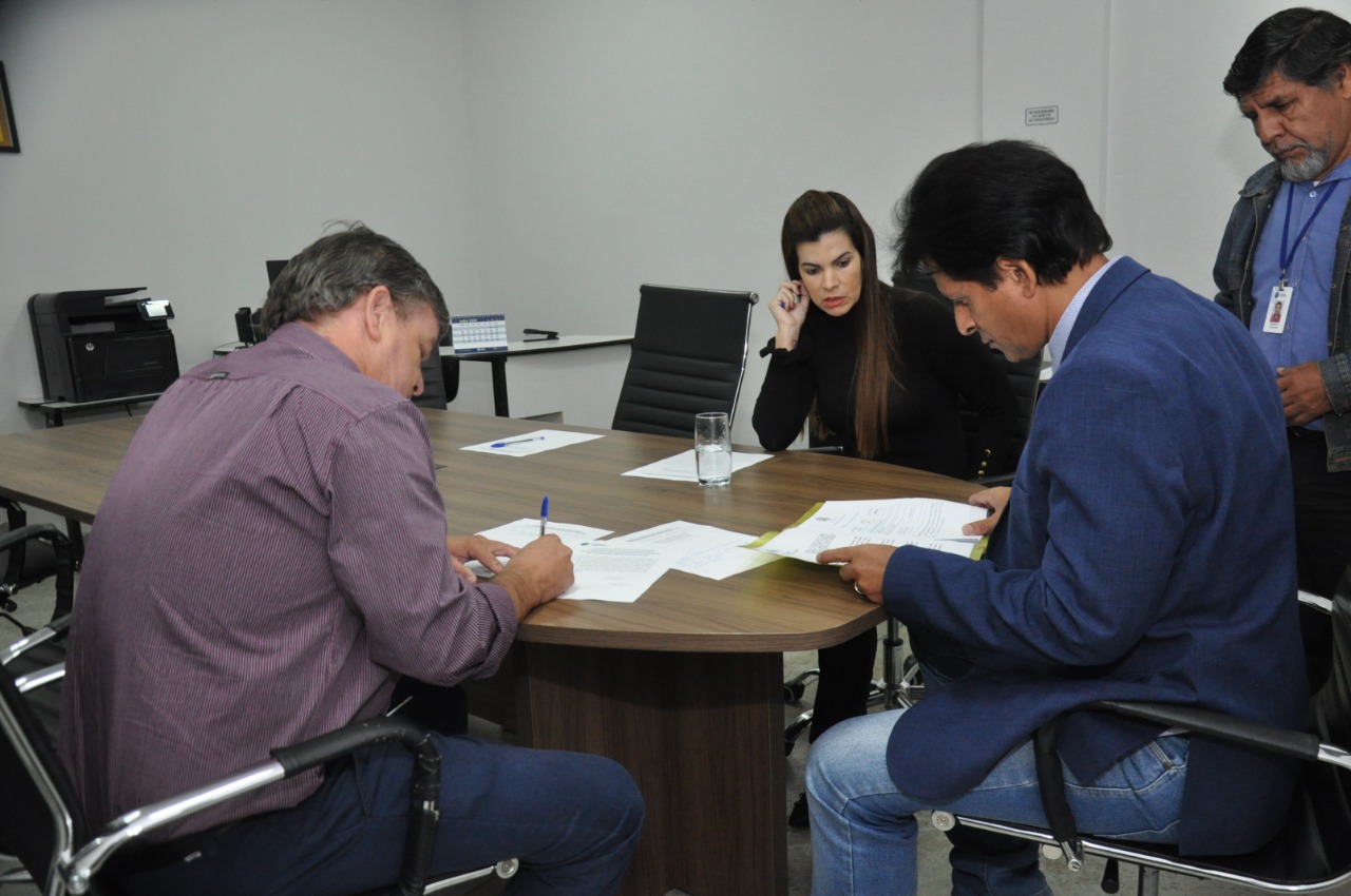 Comissão de Direitos do Consumidor analisa projeto de  Andreia Rezende