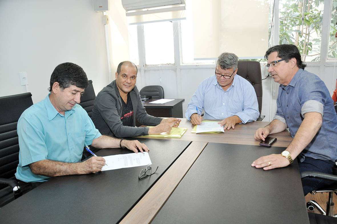 Comissão de Finanças aprova projeto que institui o programa Terapia Social