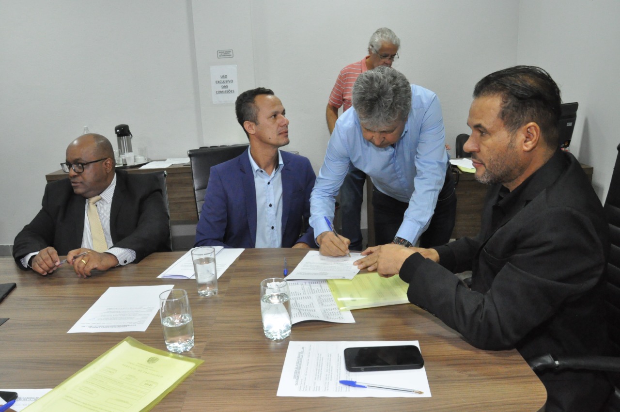 Comissão de Finanças despacha dois projetos de lei para votação dos vereadores em Plenário