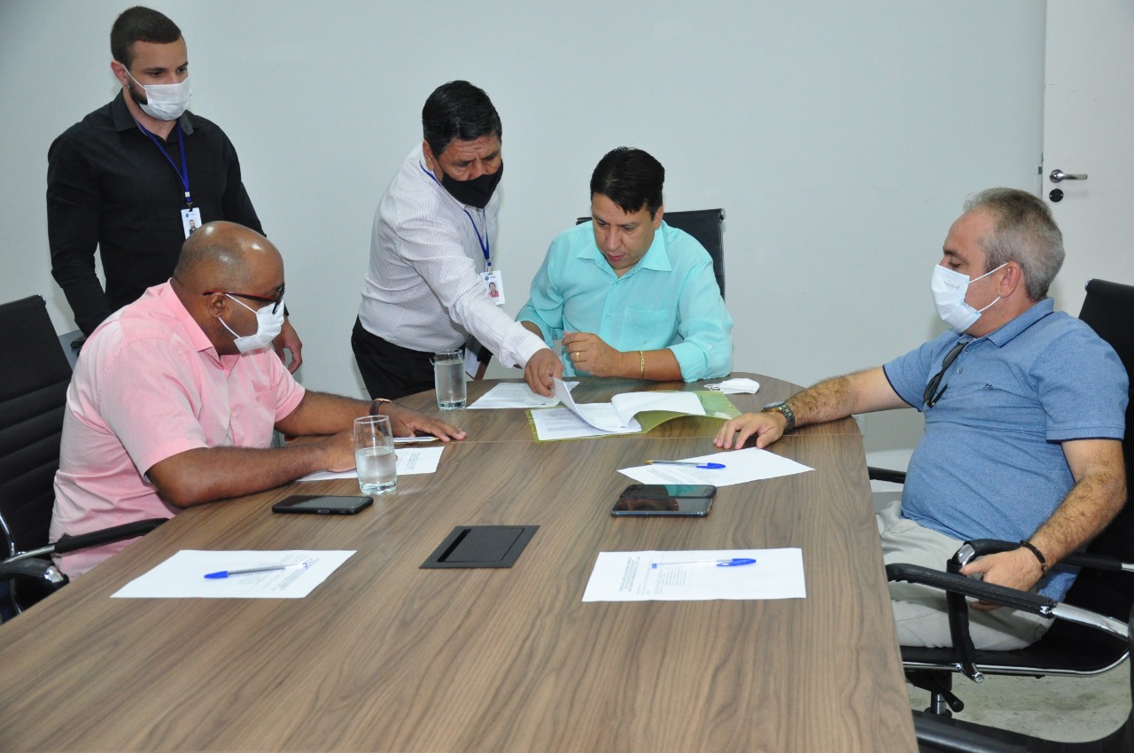 Comissão de Indústria e Comércio aprova projeto que proíbe oferta de empréstimo a aposentados via telefone