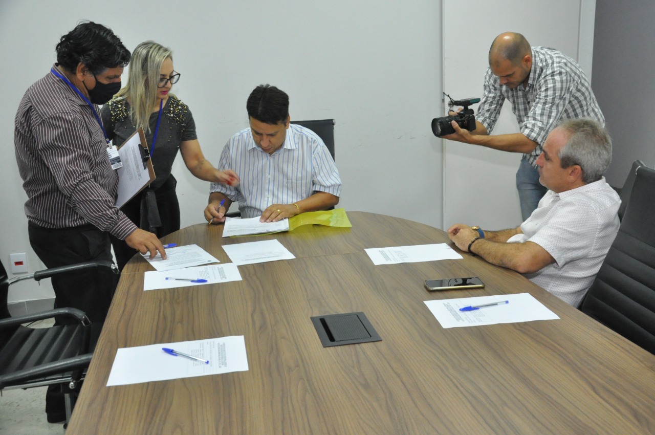 Comissão de Indústria e Comércio avalia projeto que obriga supermercados a identificar prazo de validade de produtos próximos ao vencimento