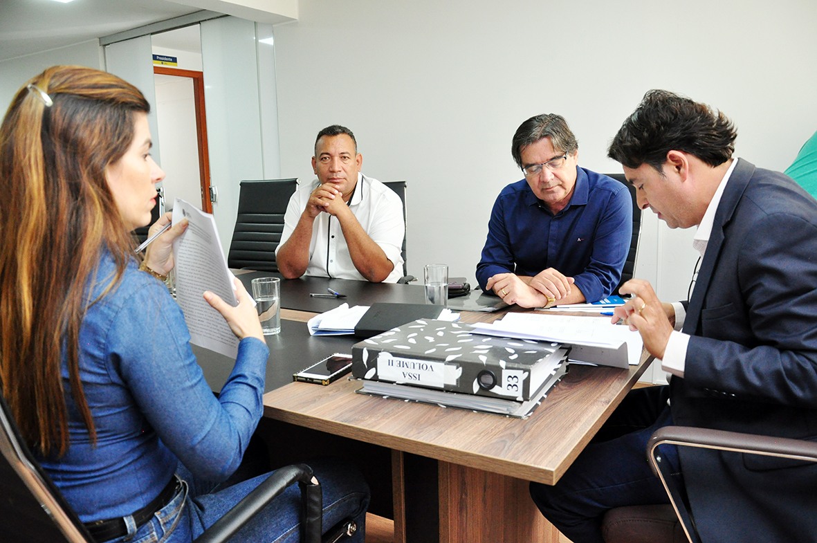 Comissão do Servidor analisa projeto sobre gratificação para gestores de escolas municipais