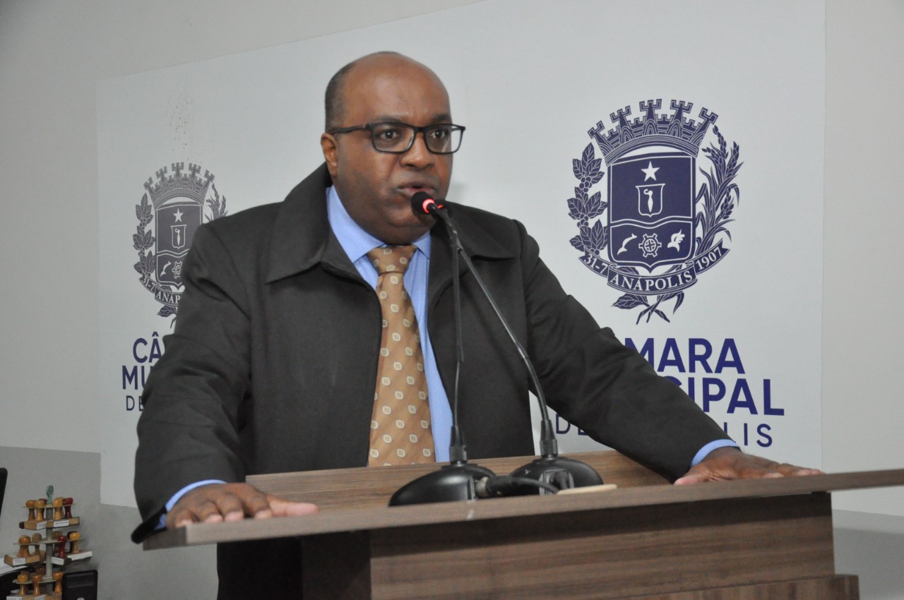 Delcimar Fortunato comemora início da reforma na unidade de saúde do Jardim Suíço