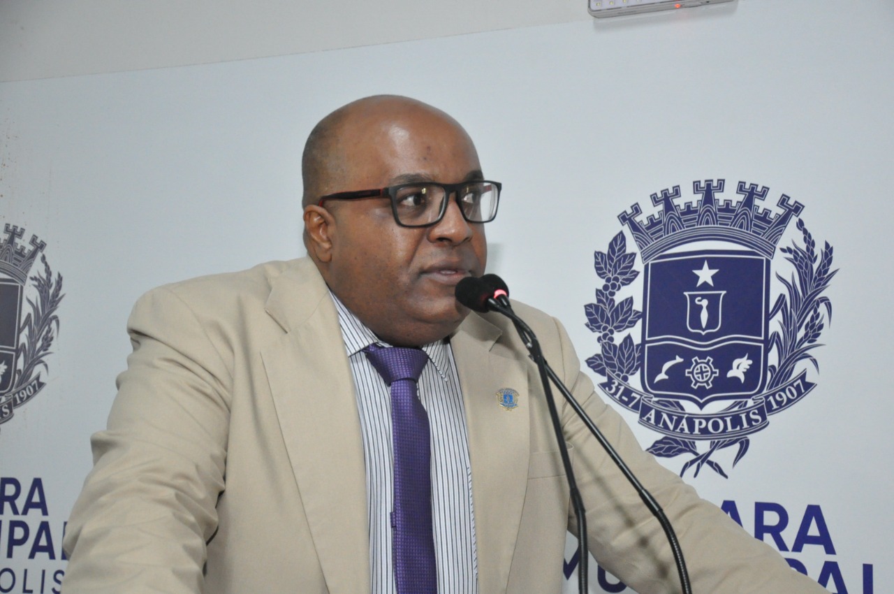 Delcimar Fortunato promete vistoriar situação de usuários do transporte coletivo no terminal