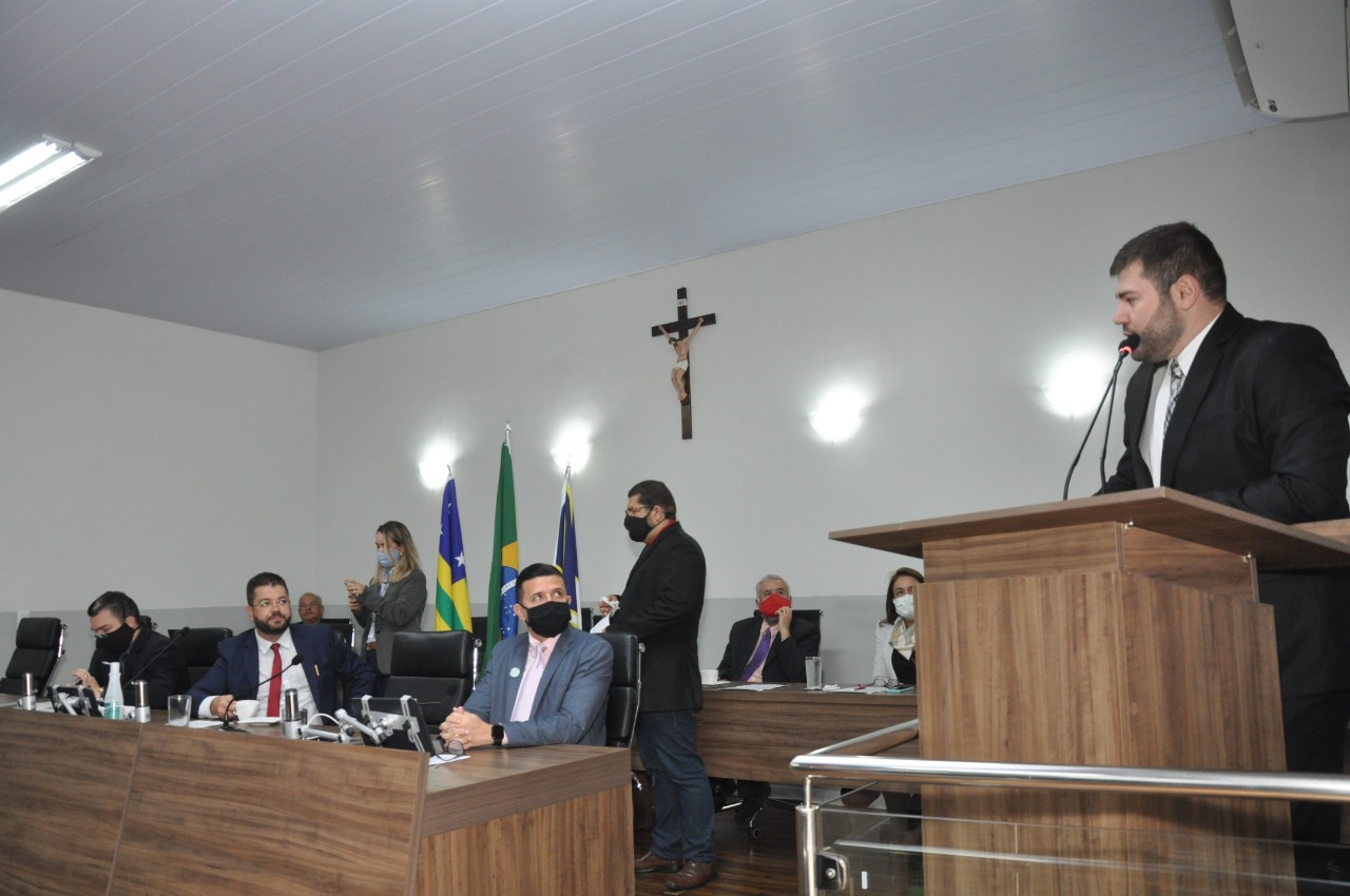 Deputado Amilton Filho, na Câmara, presta contas de seu mandato e de ações em favor de Anápolis