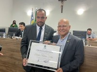 Deputado federal Professor Alcides recebe Título de Cidadania Anapolina