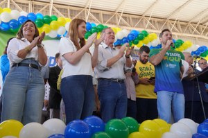 "Deputados Aqui" em Anápolis: Legislativos municipal e estadual unem forças em evento no feirão Vila Norte