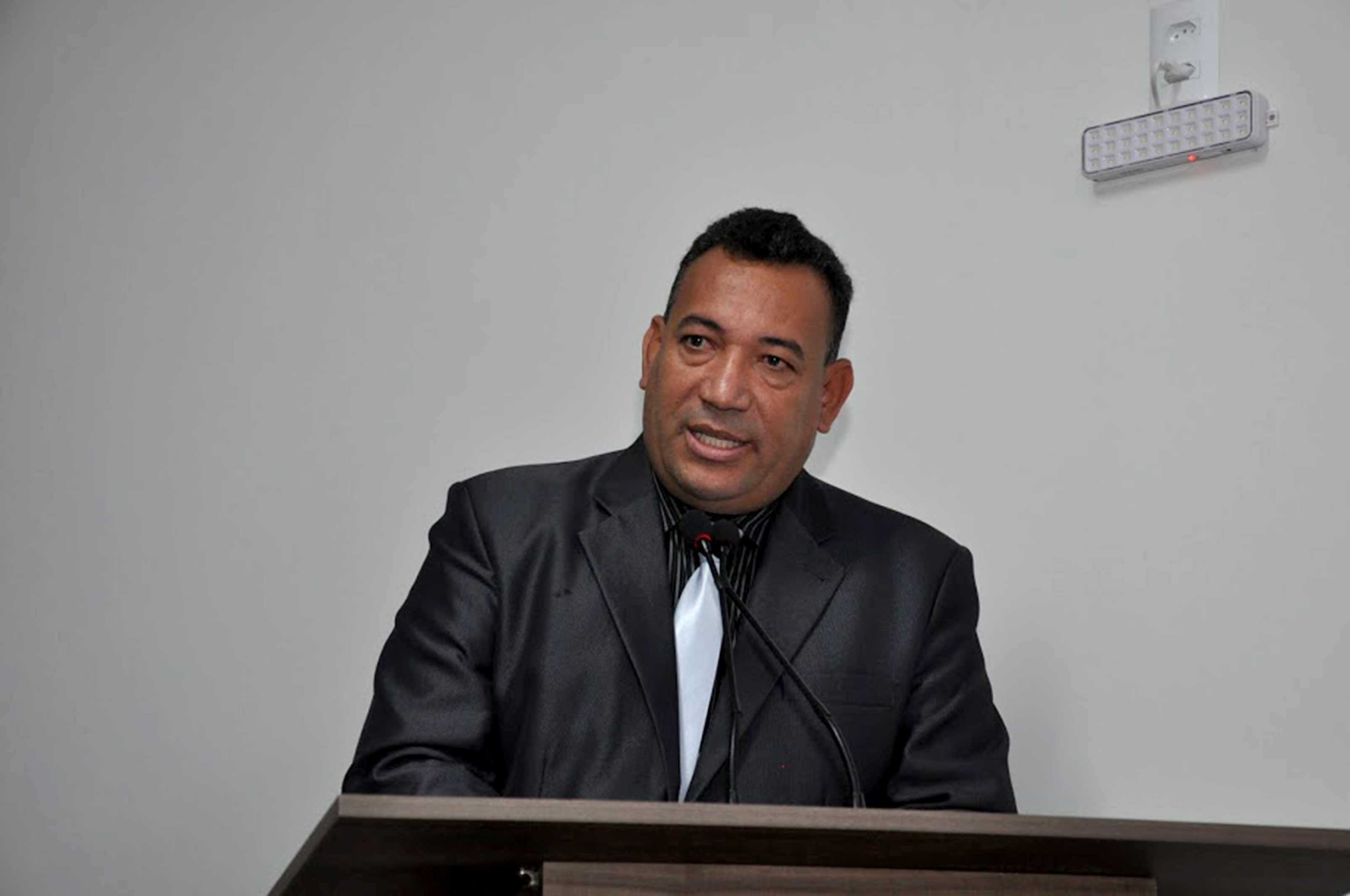 Deusmar Japão comemora marca de 176 requerimentos aprovados no primeiro semestre de 2018