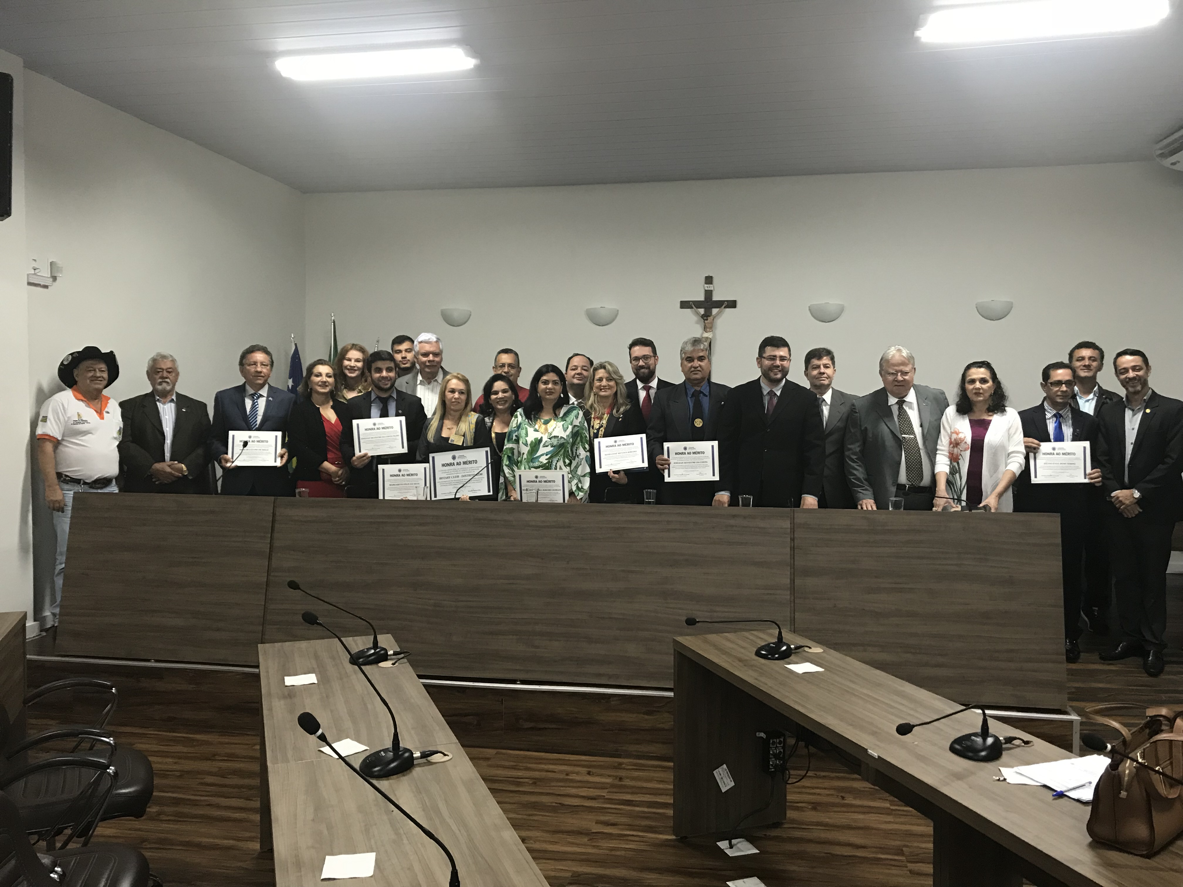 Sessão Solene, proposta pela vereadora Professora Geli Sanches, celebra Dia Municipal do Rotary Club