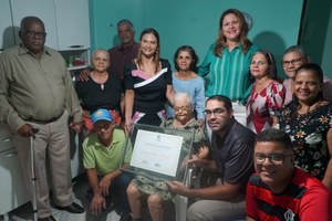 Divina Alves Ribeiro, de 106 anos, recebe título de cidadania anapolina
