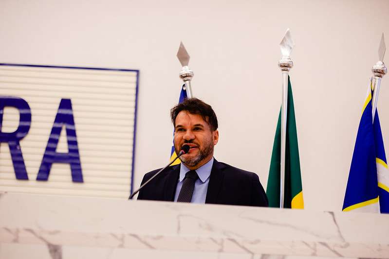 Domingos Paula critica valor de multa por mato alto e pede prioridade para saúde