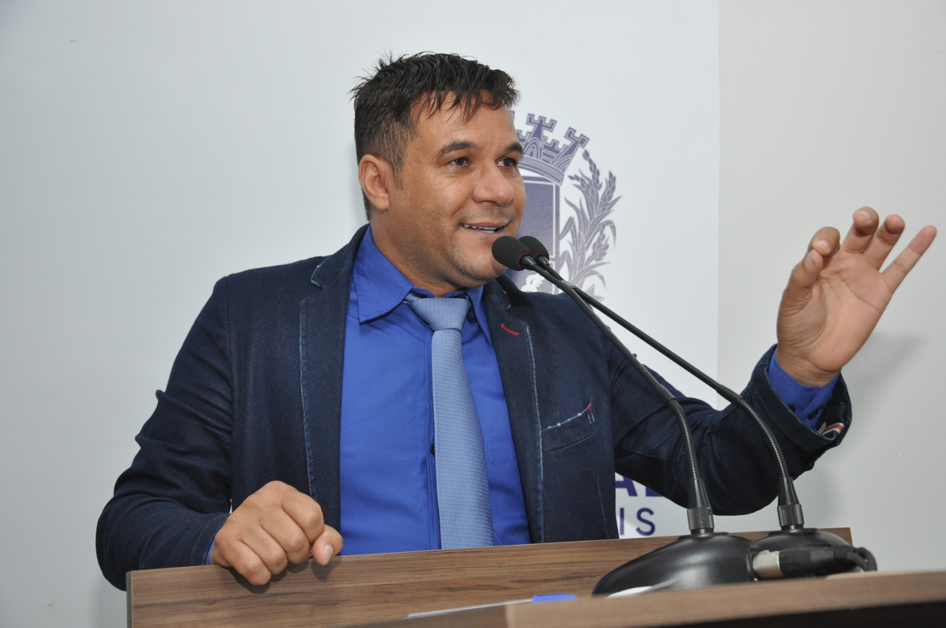 Domingos Paula afirma que não está contra servidores públicos e explica posicionamento