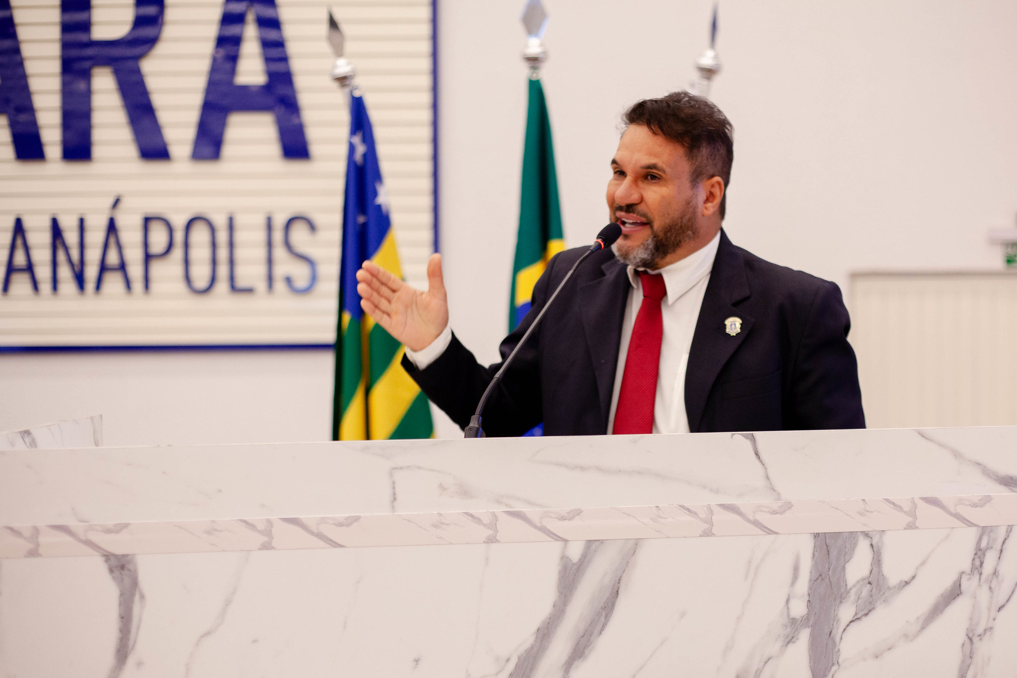 Domingos Paula frisa repasses à Maternidade Dr. Adalberto e pede abertura do hospital do Leblon