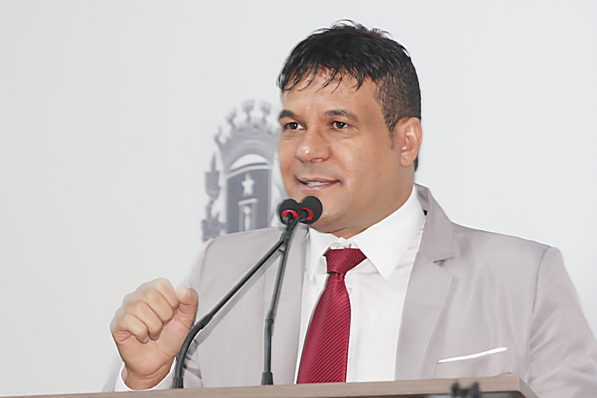 Domingos Paula informa que pavimentação de pontas de rua começa após período eleitoral 