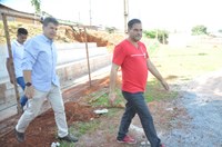 Domingos Paula inspeciona andamento das obras do Centro Esportivo do Jardim Progresso