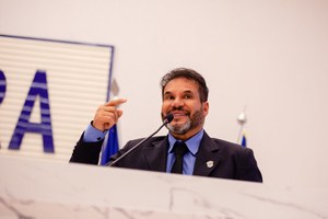 Domingos Paula parabeniza mulheres no Dia da Conquista do Voto Feminino e cobra demandas municipais