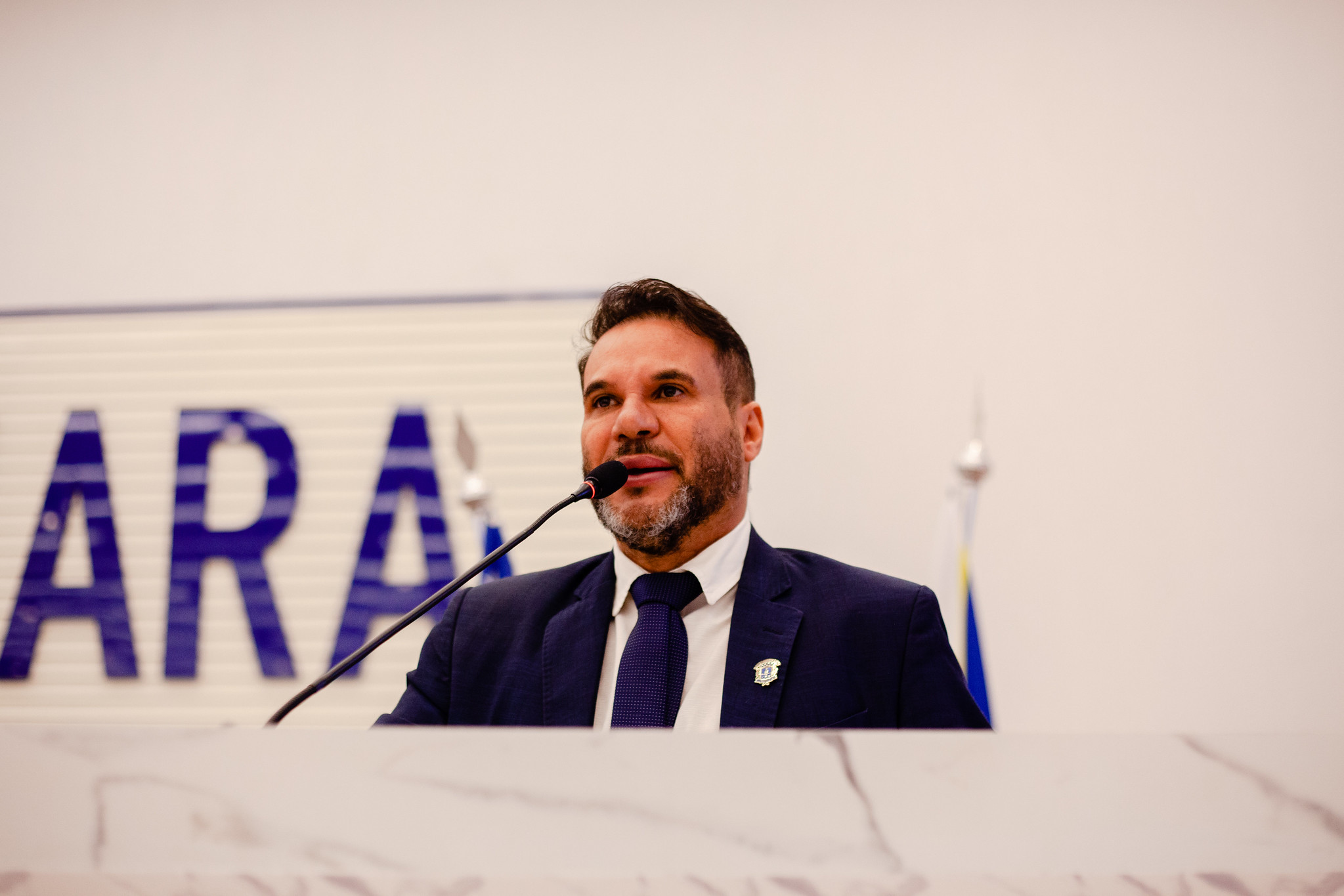 Domingos Paula questiona valor de contrato de iluminação e cobra pagamento para Maternidade Dr Adalberto Pereira