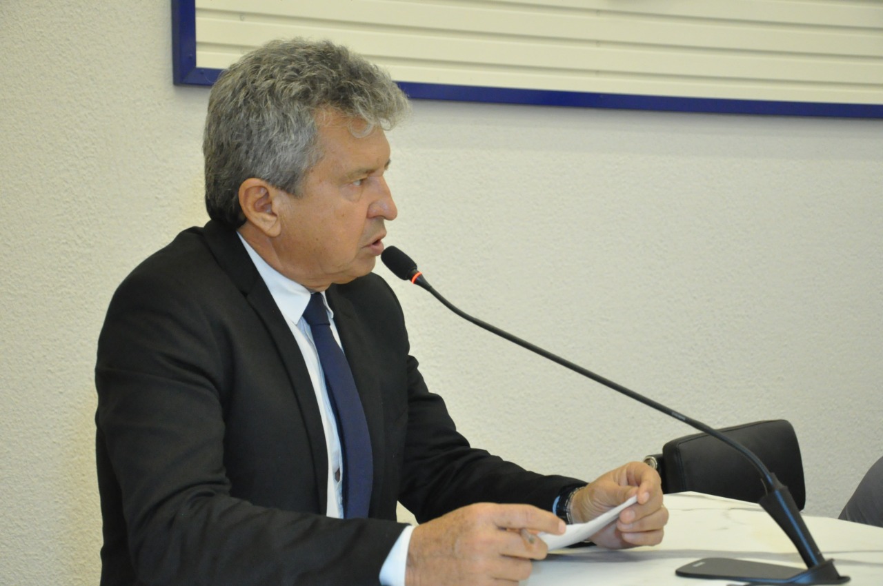 Eli Rosa fala sobre importância de projeto que prioriza matrícula em escolas públicas de filhos de profissionais da saúde