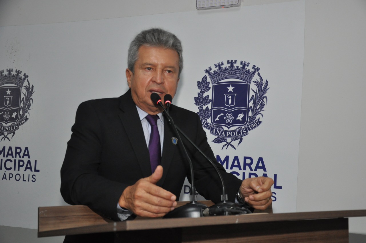 Eli Rosa reconhece parceria do prefeito Roberto Naves com os vereadores