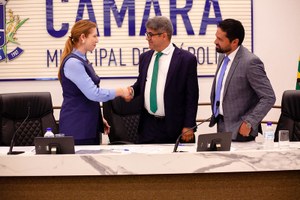 Elias do Nana tome posse como titular, relembra Carlim da Feira e promete mandato “com princípios cristãos”