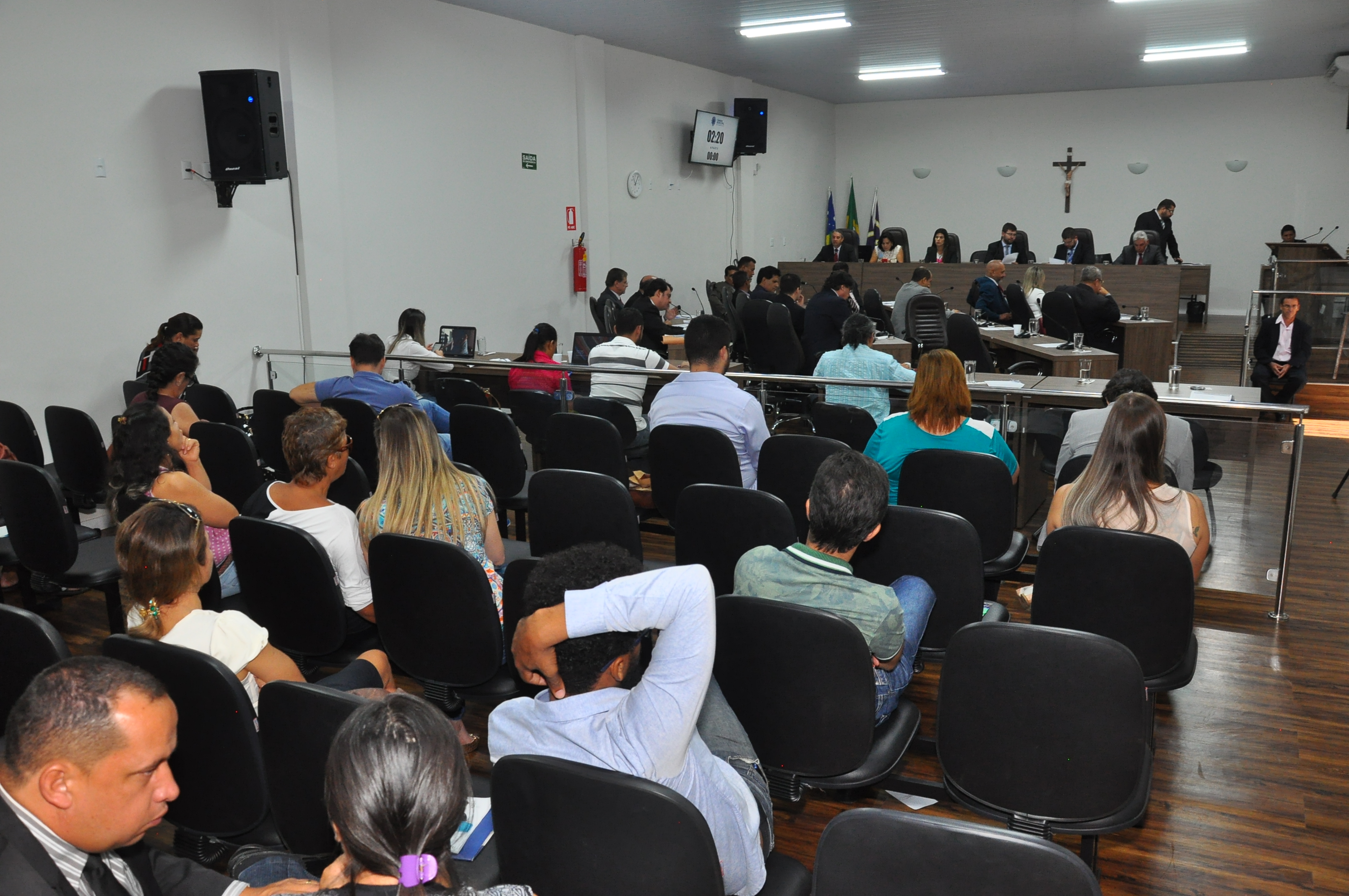 Em sessão extra, Câmara aprova reajuste para professores e readequação da LDO 2018