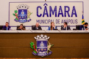 Em sessão extraordinária, Câmara aprova quatro projetos do Executivo nas áreas de educação e saúde