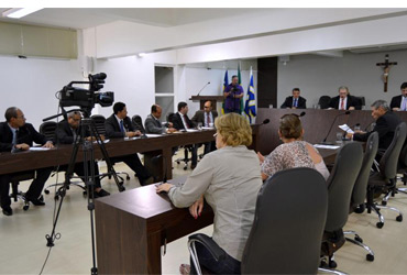 Em sessão extraordinária vereadores aprovam dois projetos do Executivo