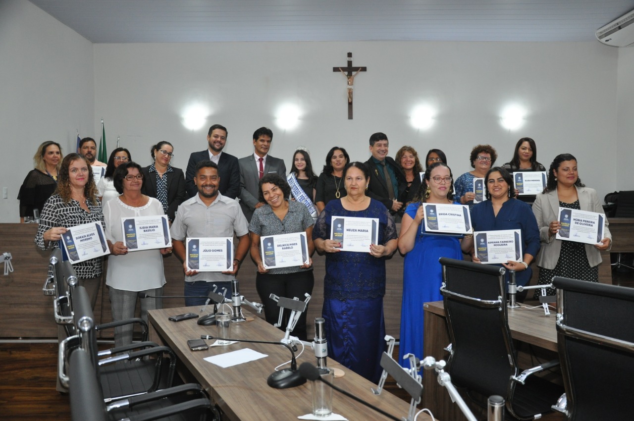 Em sessão solene Câmara reconhece o trabalho de artesãos anapolinos