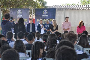 Escola Municipal Deputado José de Assis recebe o Projeto O Legislativo na Escola