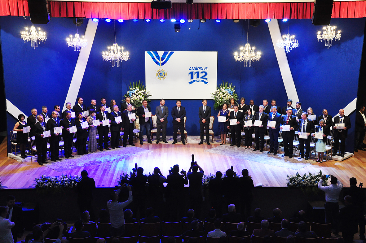 Executivo, Legislativo e Judiciário conferem Comenda Gomes de Souza Ramos a 37 personalidades