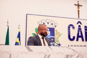 Fred Caixeta cobra melhoria do transporte público e critica Saneago