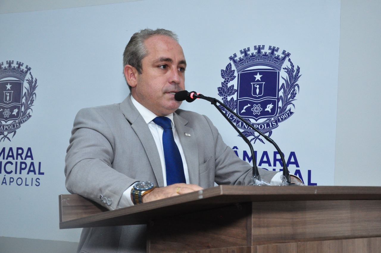 Frederico Godoy agradece doações que permitiram montagem de 500 kits escolares