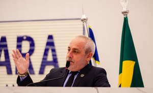 Frederico Godoy cobra resolutividade da Saneago em resolver demanda sobre água suja nas torneiras em Anápolis