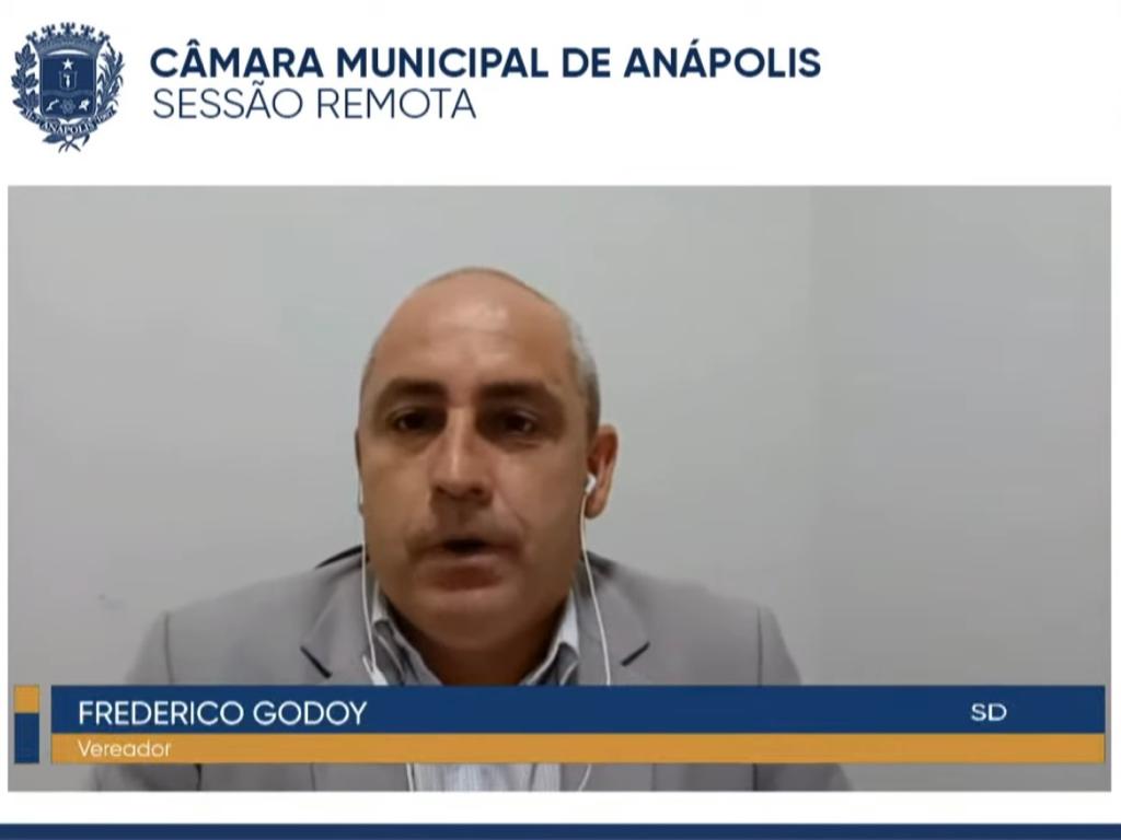 Frederico Godoy defende vagas de estacionamento exclusiva para idosos e deficientes 