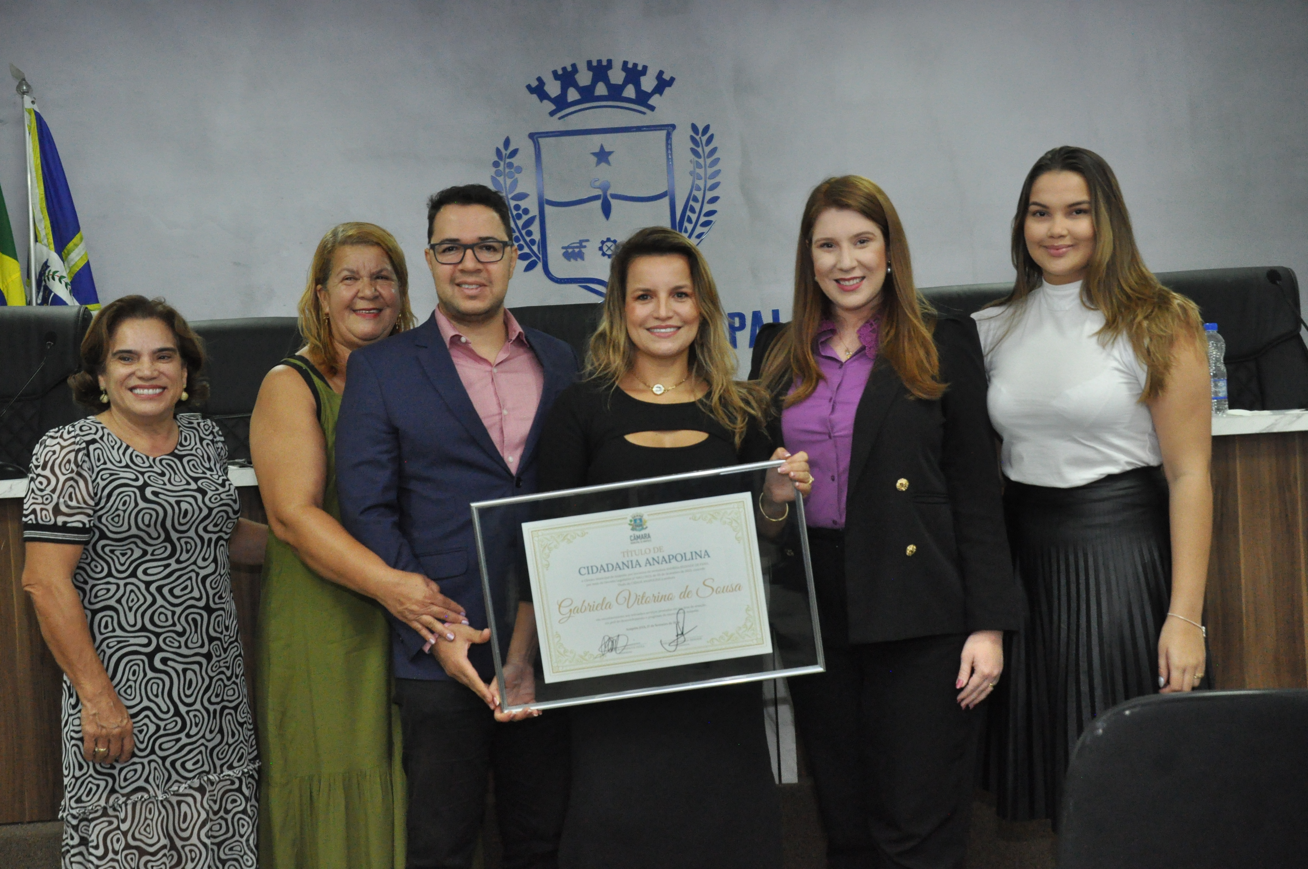 Gabriela Vitorino de Sousa recebe título de cidadania anapolina