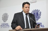 Hélio Araújo critica Enel por deixar de podar galhos de árvores em fios de alta tensão