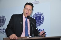 Hélio Araújo pede liberação de matrícula para alunos em colégio estadual na Vila Fabril