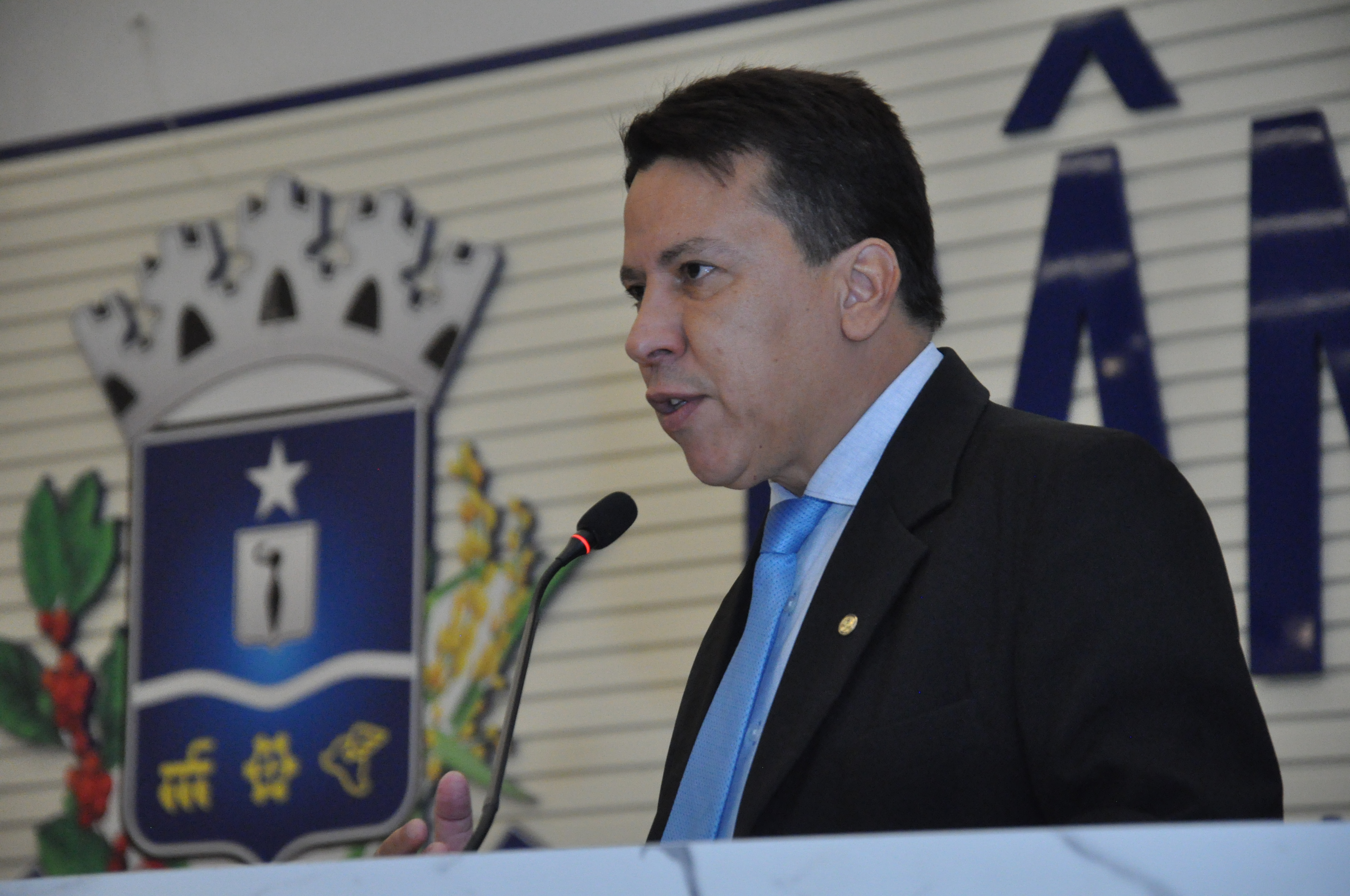 Hélio Araújo relata caso de mortandade de peixes em curso d’água abaixo do Colégio São Francisco