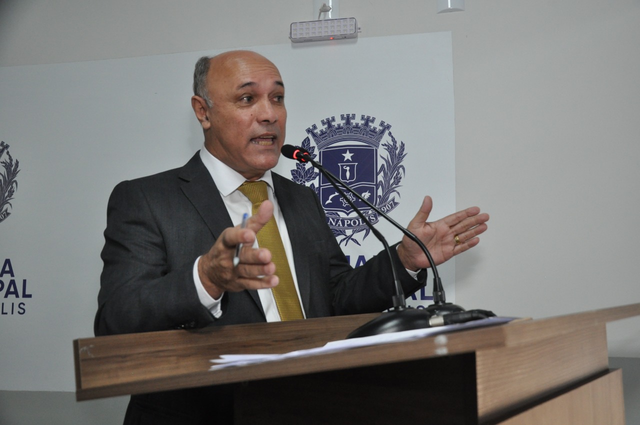 Isonomia salarial de fiscais municipais é tema da fala de Jakson Charles